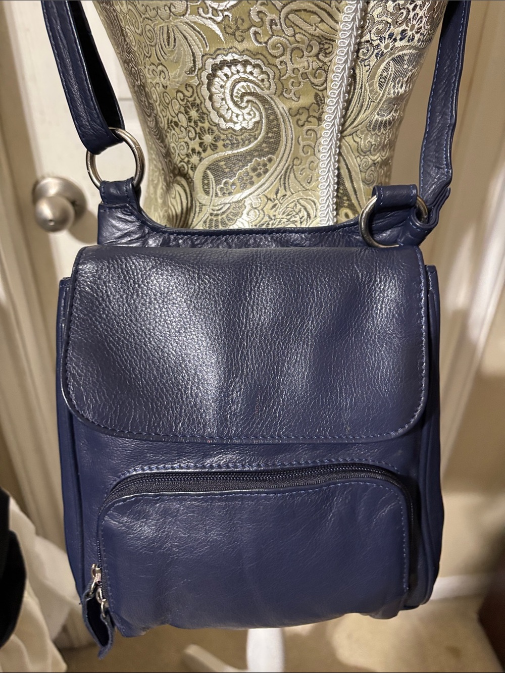 Great American Leather Works deep plum/egg plant color Leather Shoulder Bag.NWOT